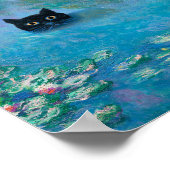 睡蓮に囲まれて泳ぐ黒猫デカップアート ポスター (角)