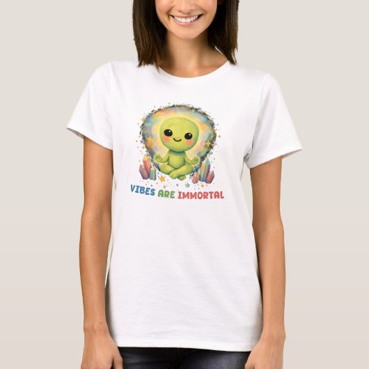 瞑想するエイリアンのビジュアルは不滅のクリスタルオーラ Tシャツ (正面)