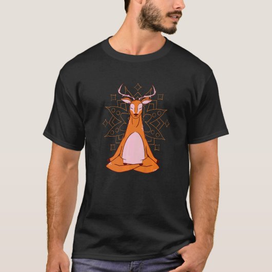 瞑想とマインドフルネスのためのヨガをする鹿 Tシャツ (正面)
