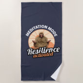 瞑想モード:レジリエンス活性化ビッグフット ビーチタオル (正面)