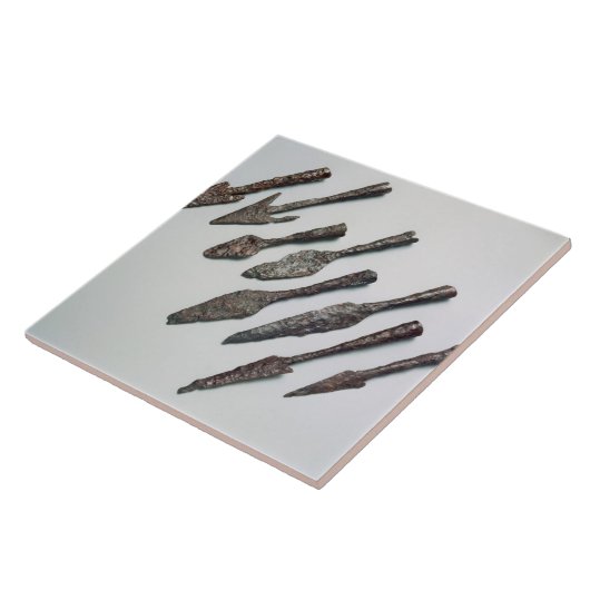 矢じり、鉄器時代(鉄) タイル (側面)