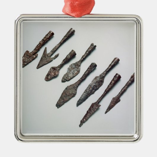 矢じり、鉄器時代(鉄) メタルオーナメント (正面)