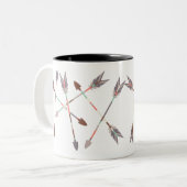 矢の積み重ね ツートーンマグカップ (正面左)