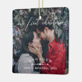 矢印とハート初めてのクリスマス婚約した写真 セラミックオーナメント (左)