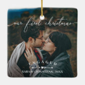 矢印とハート初めてのクリスマス婚約した写真 セラミックオーナメント (裏面)
