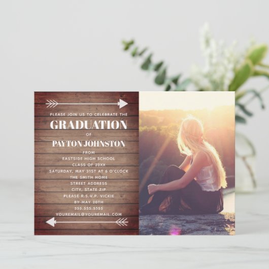 矢印の卒業写真素朴木板 招待状 (スタンド正面)