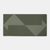 矢印モダン付きモスグリーンデスクマット – カスタマイズ デスクマット (正面)