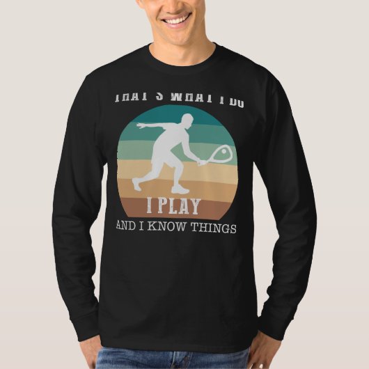 知り合いのスノーボで斜面を征服おもしろい Tシャツ (正面)