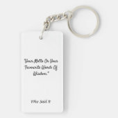 知恵の言葉を引用文にモットーする キーホルダー (裏面)