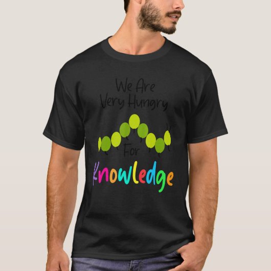 知識に飢えた芋虫のバックトゥスクール Tシャツ (正面)