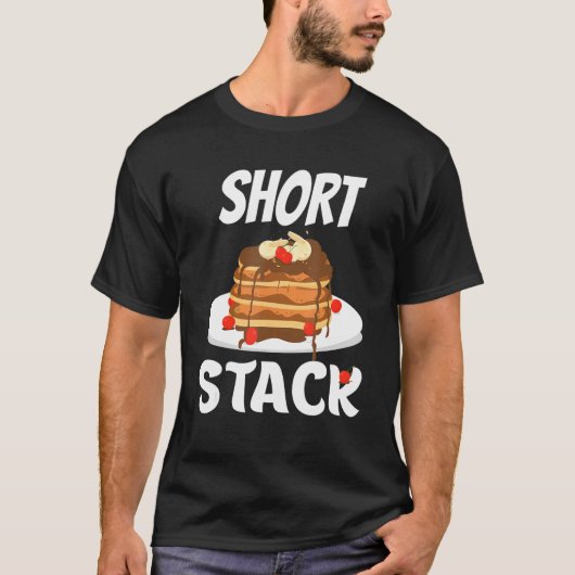 短いおもしろいスタックのパンケーキメーカーと朝食 Tシャツ (正面)