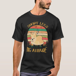 短い33本の足と大きな態度のかわいいコーギー Tシャツ