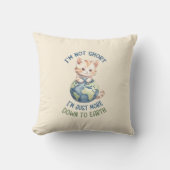 短くないし地面に落ちているのかわいい猫 クッション (正面)