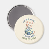 短くないし地面に落ちているのかわいい猫 マグネット (正面/裏面)