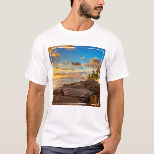 石およびやし| O'Ahu上の海の日没 Tシャツ (正面)