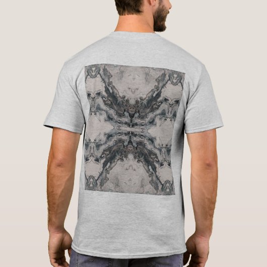 石から生まれた神話 ― 左右対称の暗い風景 Tシャツ (裏面)