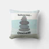 石のバランス クッション (正面)