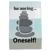 石のバランス ミディアムペーパーバッグ (裏面)