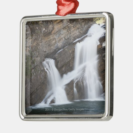 石の崖から出る滝 メタルオーナメント (左)