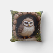 石の洞窟に穴を掘るフクロウ クッション (正面)