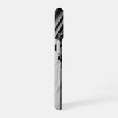 石の翼のドクロ iPhone 16ケース (右側面)