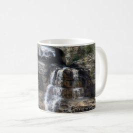 石を流れ落ちる様子 コーヒーマグカップ