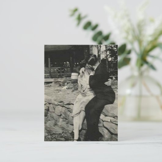 石キスをする壁に ポストカード (スタンド正面)