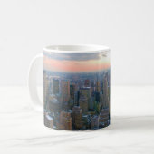 石ニューヨークシティの上から南に見ること コーヒーマグカップ (正面左)