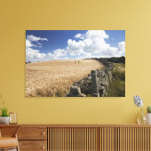 石垣に沿って建てられた有刺鉄柵 キャンバスプリント (インサイチュ (リビング))