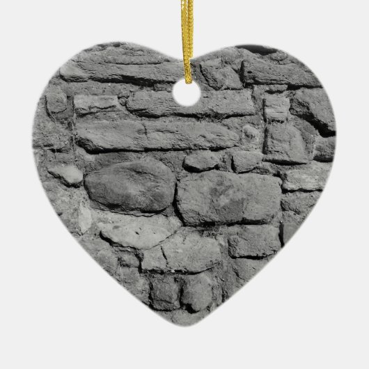 石塀。 白黒。 セラミックオーナメント (正面)