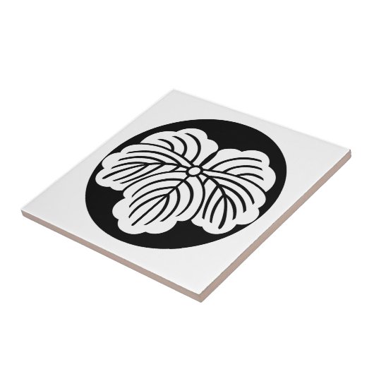 石持ち地抜き蔦 タイル (側面)