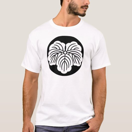 石持ち地抜き蔦 Tシャツ (正面)