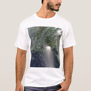 石油流出の衛星概観 Tシャツ