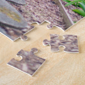 石畳の歩道に沿った春の花 ジグソーパズル (側面)