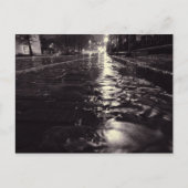 石畳の通りに流れる雨 ポストカード (正面)