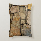 石組みの地肌に織り出した石壁 アクセントクッション (正面(垂直))