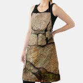 石組みの地肌に織り出した石壁 エプロン (インサイチュ)