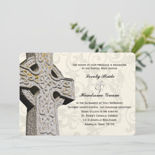 石造りのケルト十字のカトリック教徒の結婚式招待状 招待状 (スタンド正面)