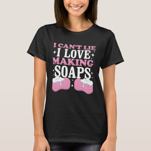 石鹸を作るのが好きなのは嘘をつけないディーラーSoap M Tシャツ (正面)