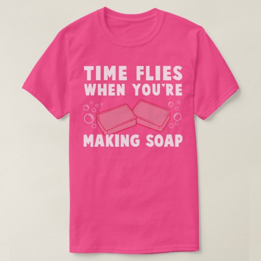 石鹸を作る時は時間が経おもしろい過する Tシャツ (デザイン正面)