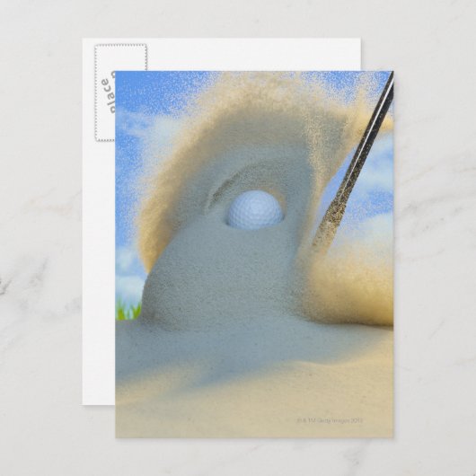 砂からゴルフボールを打ち出す砂のくさび ポストカード (正面/裏面)