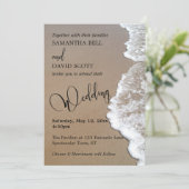 砂と泡のビーチ写真、タイポグラフィ結婚の1b 招待状 (スタンド正面)