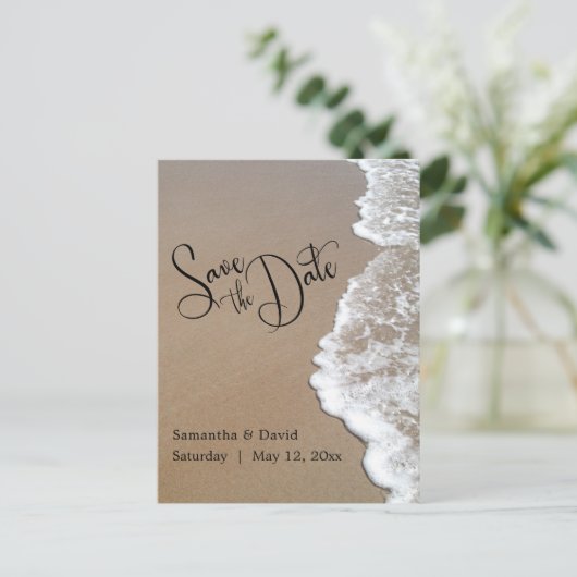 砂と泡のビーチ結婚式日付2aを保存 案内ポストカード (スタンド正面)