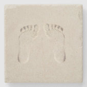 砂に裸足の足跡 ストーンコースター (正面)