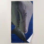 砂のイタチザメ ビーチタオル (正面)