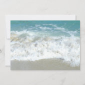 砂のハートの風光明媚なビーチ保存日付 招待状 (裏面)