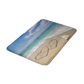 砂のビーチ場面のハート バスマット (アングル)