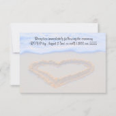 砂のビーチ結婚式の披露宴のハート 招待状 (裏面)