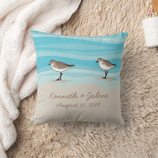 砂のビーチ結婚式の日付の名前のシギ クッション (ブランケット)