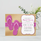 砂のブライダルシャワーの招待のピンクのビーチサンダル 招待状 (スタンド正面)